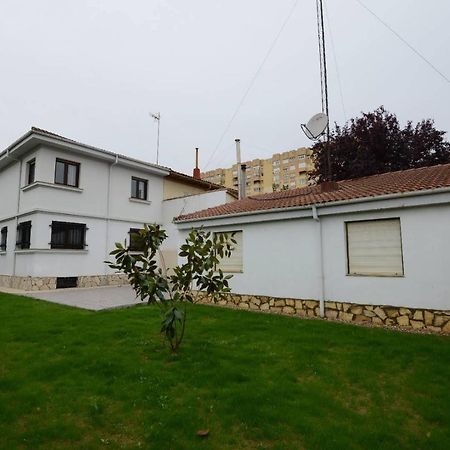 Housing Leon Casa con Jardín privado y BBC Vila Exterior foto