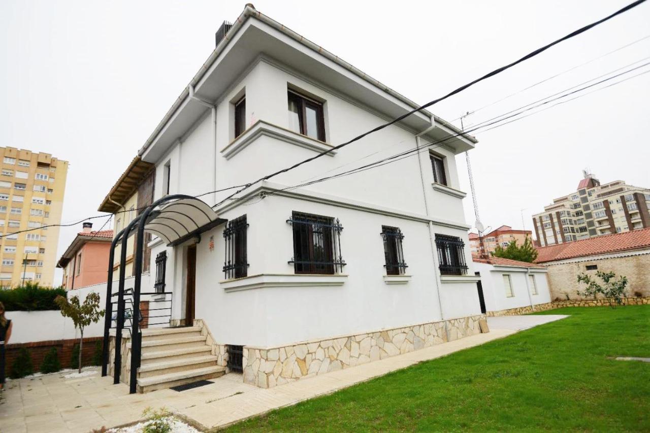 Housing Leon Casa con Jardín privado y BBC Vila Exterior foto
